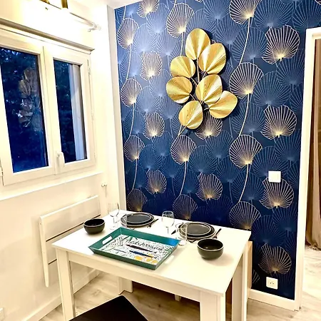 Proche De Cannes Avec Parking Prive Apartment